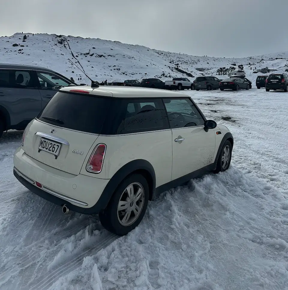 2006 MINI Cooper photo 2