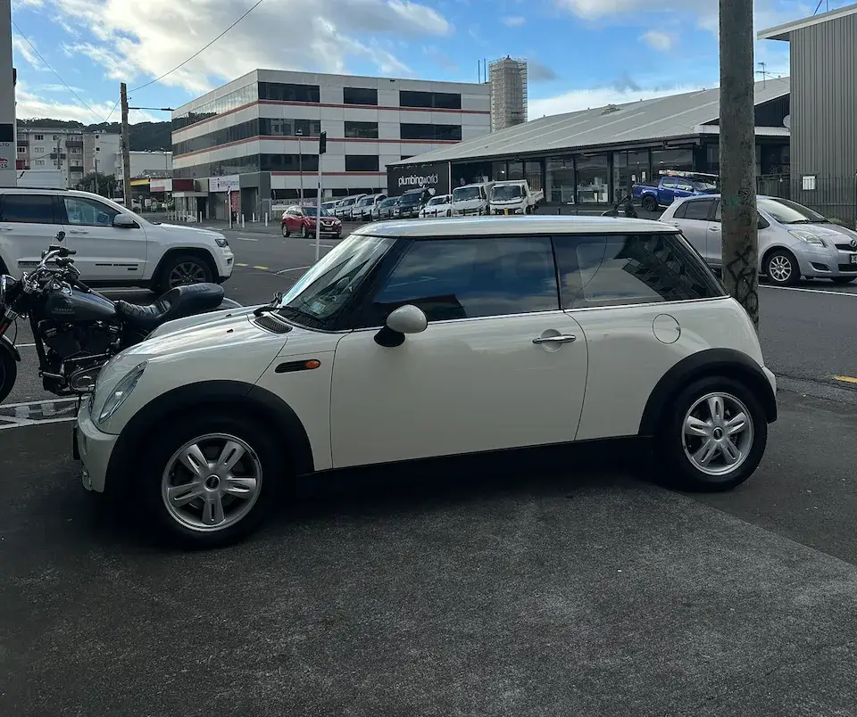 2006 MINI Cooper photo 3